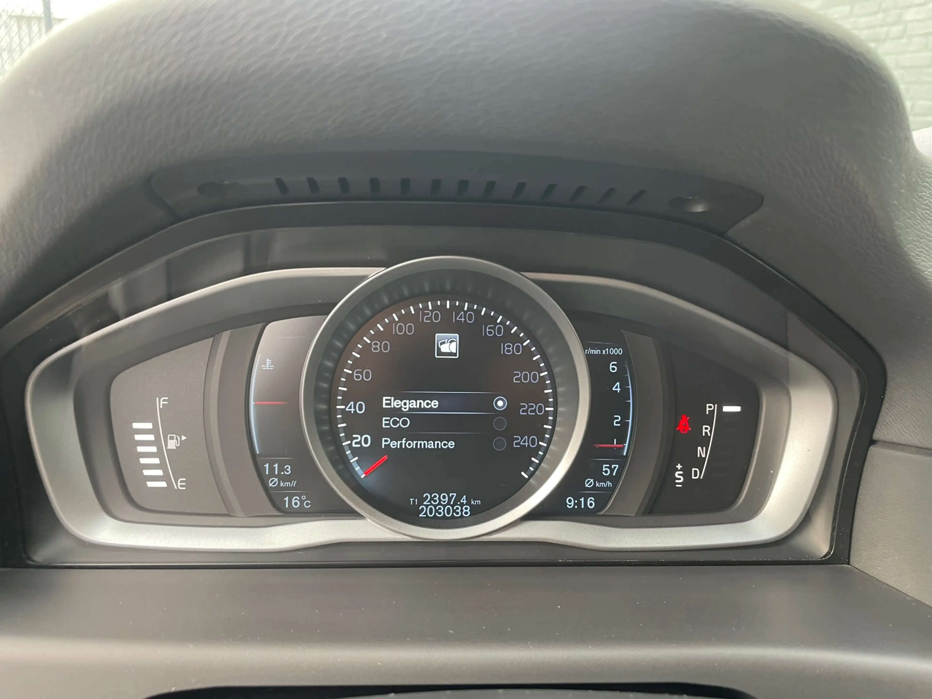 Volvo V70 1.6 T4 Momentum automaat stoelverwarming leer clim — photo 25