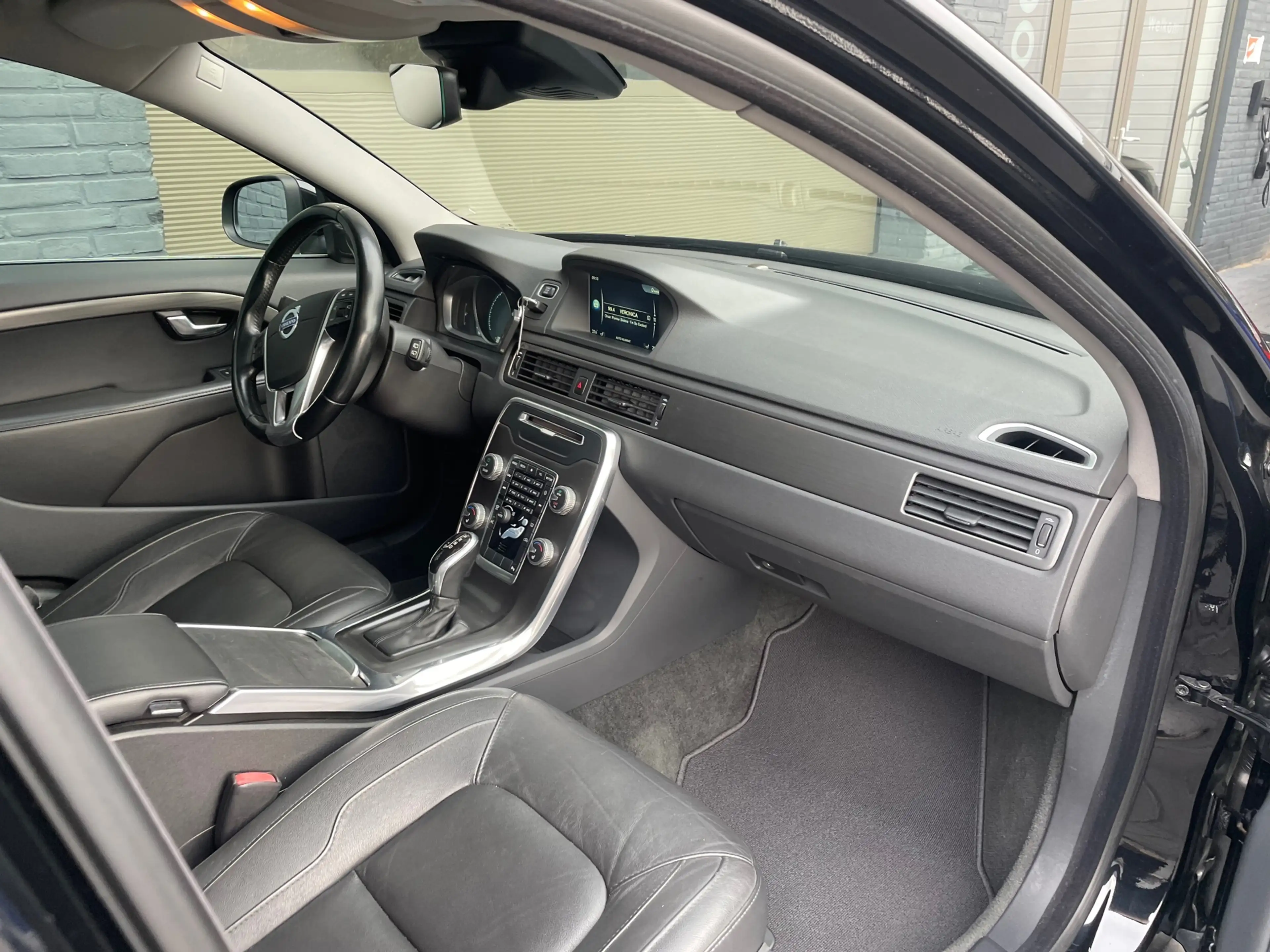 Volvo V70 1.6 T4 Momentum automaat stoelverwarming leer clim — photo 13