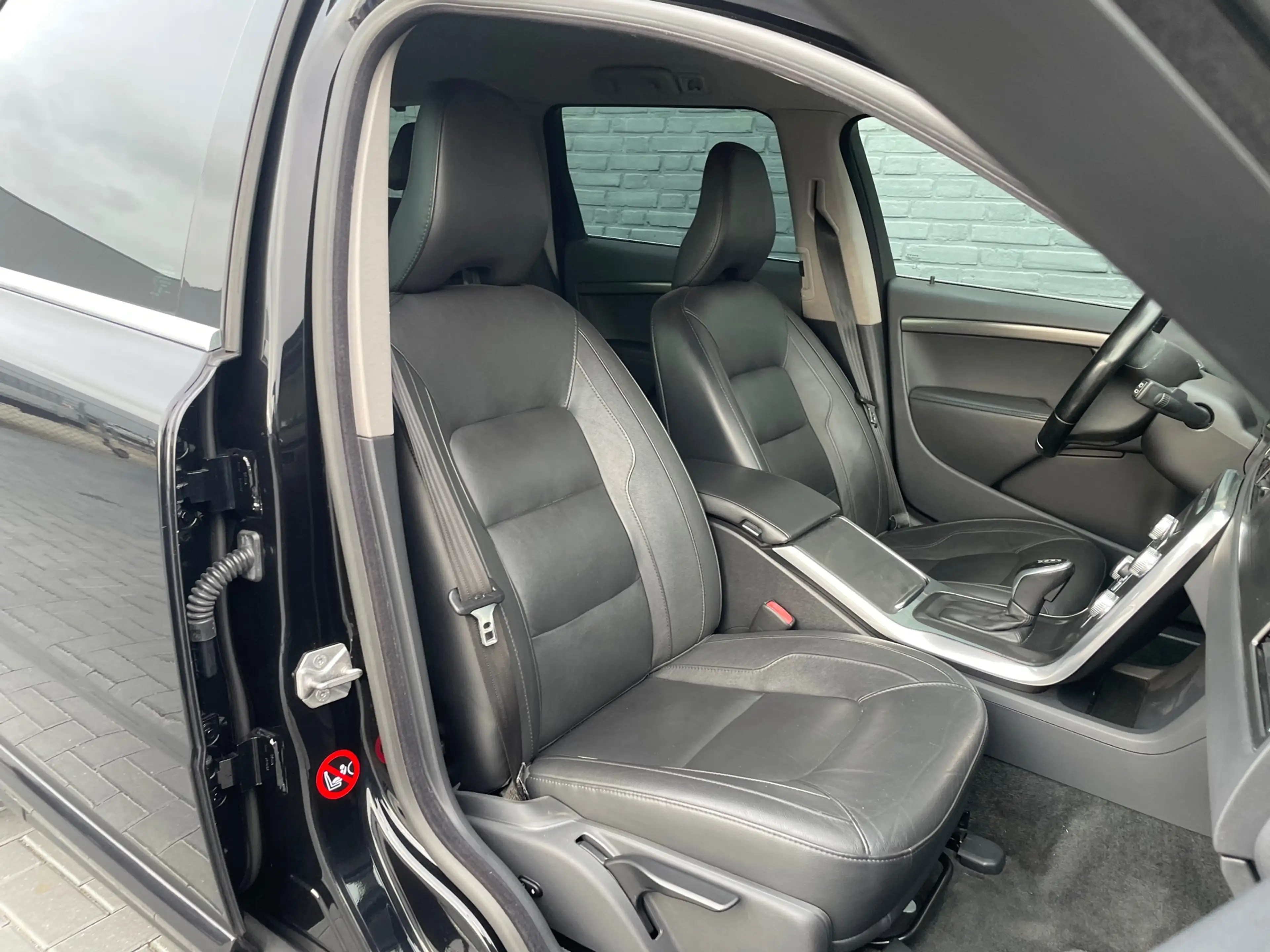 Volvo V70 1.6 T4 Momentum automaat stoelverwarming leer clim — photo 14