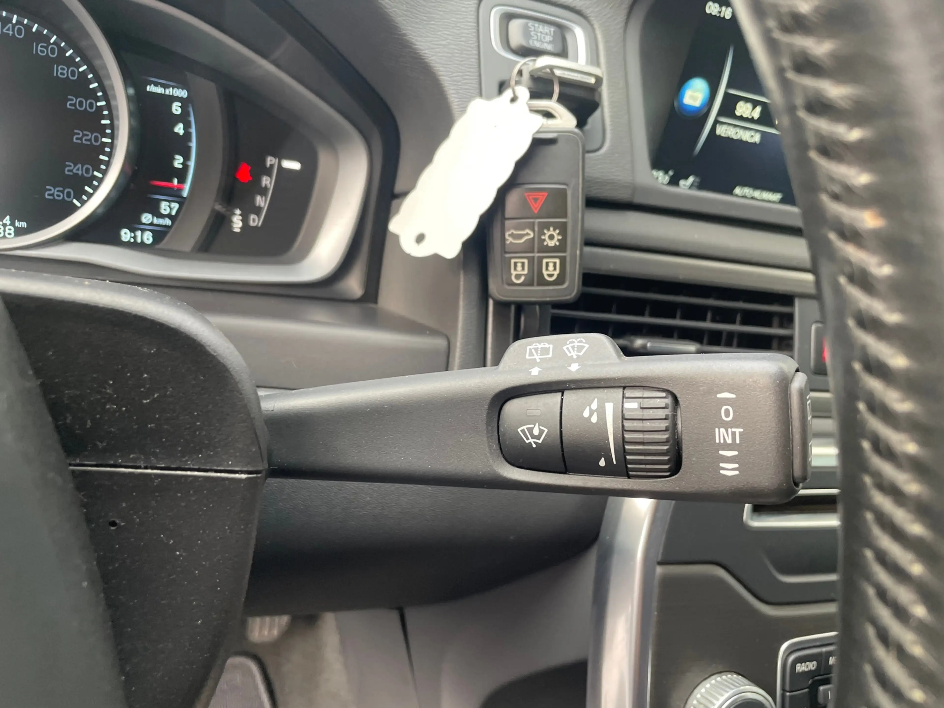 Volvo V70 1.6 T4 Momentum automaat stoelverwarming leer clim — photo 43