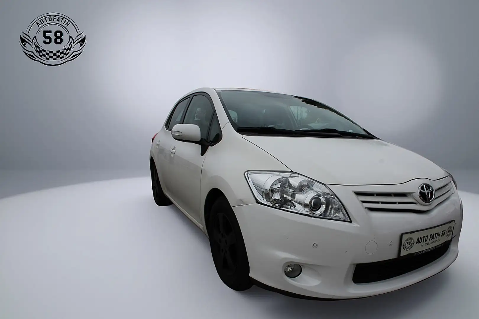 Toyota Auris 1,4 D-4D 90 DPF High Eco Weiß - 1