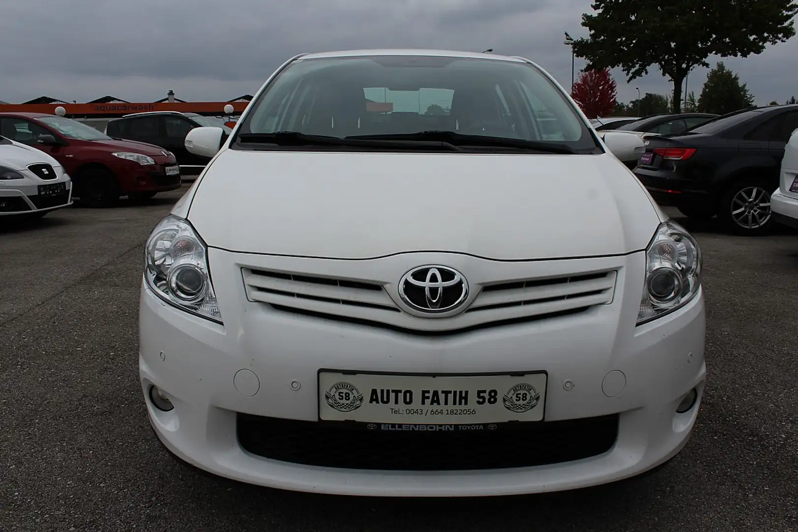 Toyota Auris 1,4 D-4D 90 DPF High Eco Weiß - 2