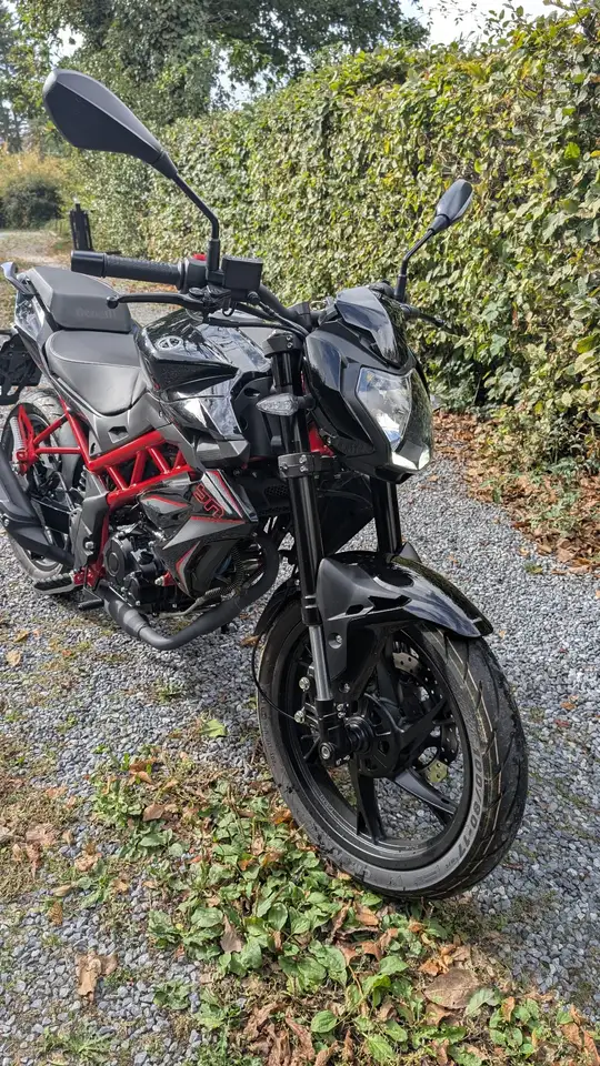 Benelli BN 125