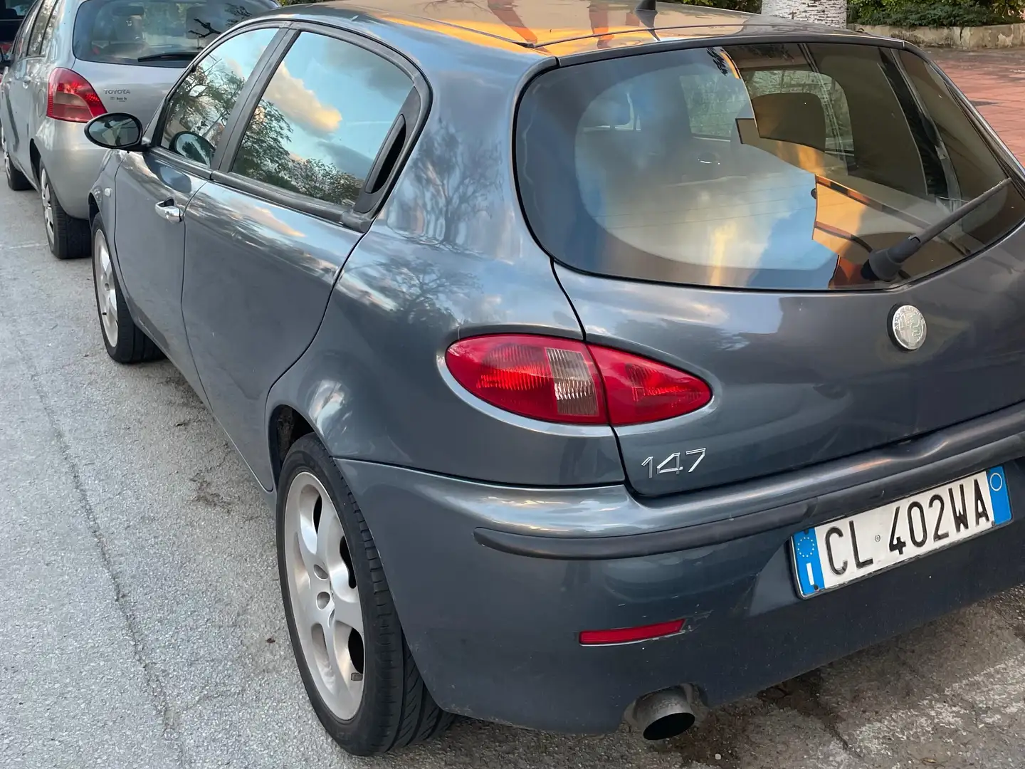 Alfa Romeo 147 147 5p 1.9 jtd mjt Progression 140cv Grijs - 2