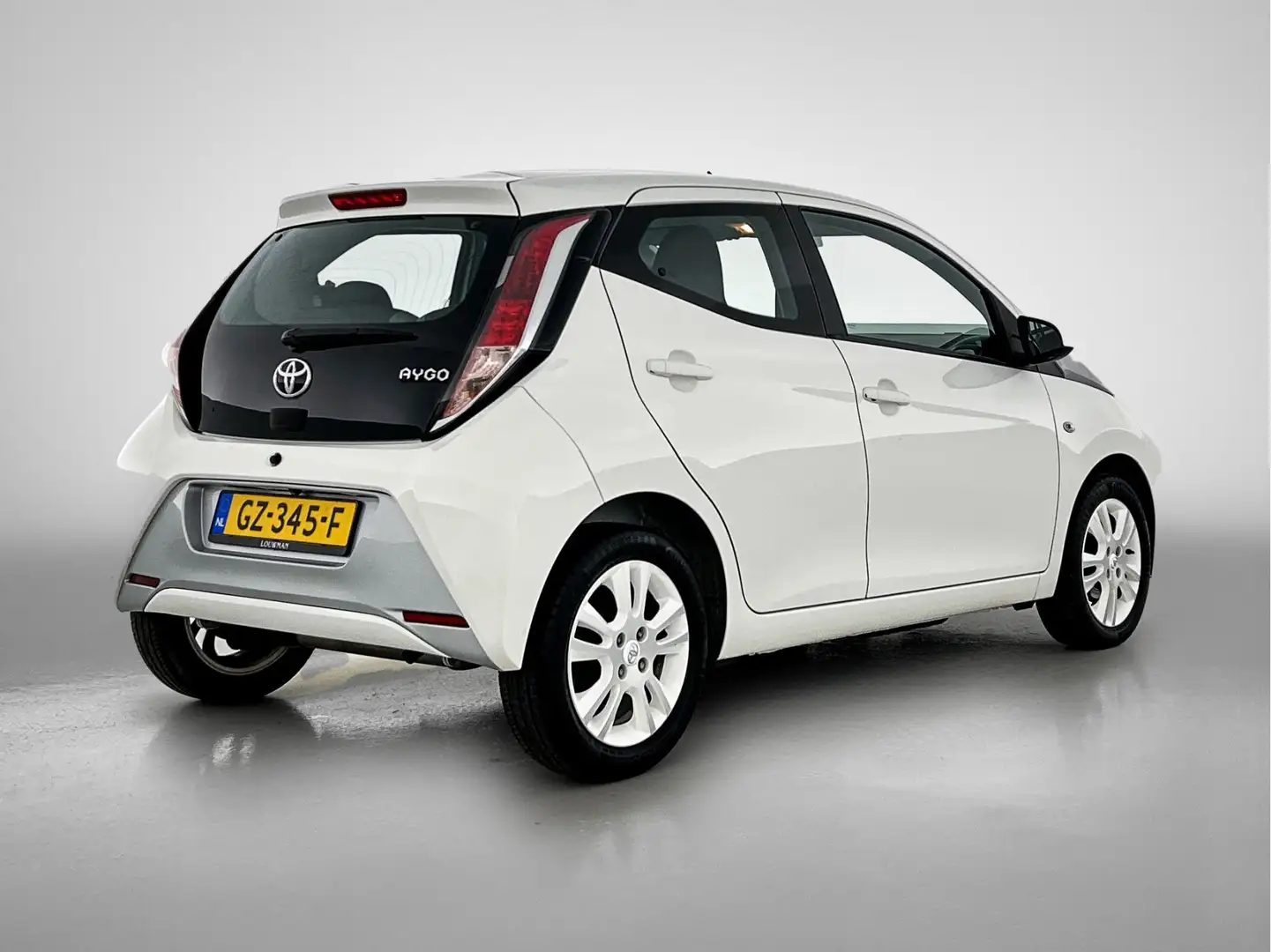 Toyota Aygo 1.0 VVT-i x-pure | Achteruitrijcamera | Lichtmetal Wit - 2