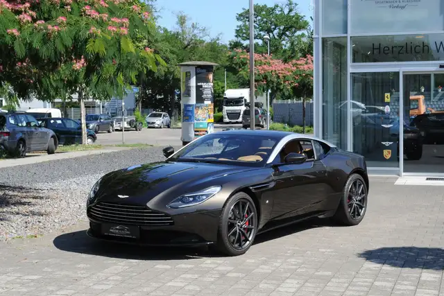 Aston Martin DB11 V12/B&O/Luxury Pak/CEO Edition/1a/Garantie!