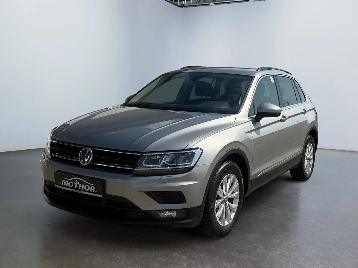 Volkswagen Tiguan Comfortline 1.4TSI DSG 4x4 Navigation Silber - 2