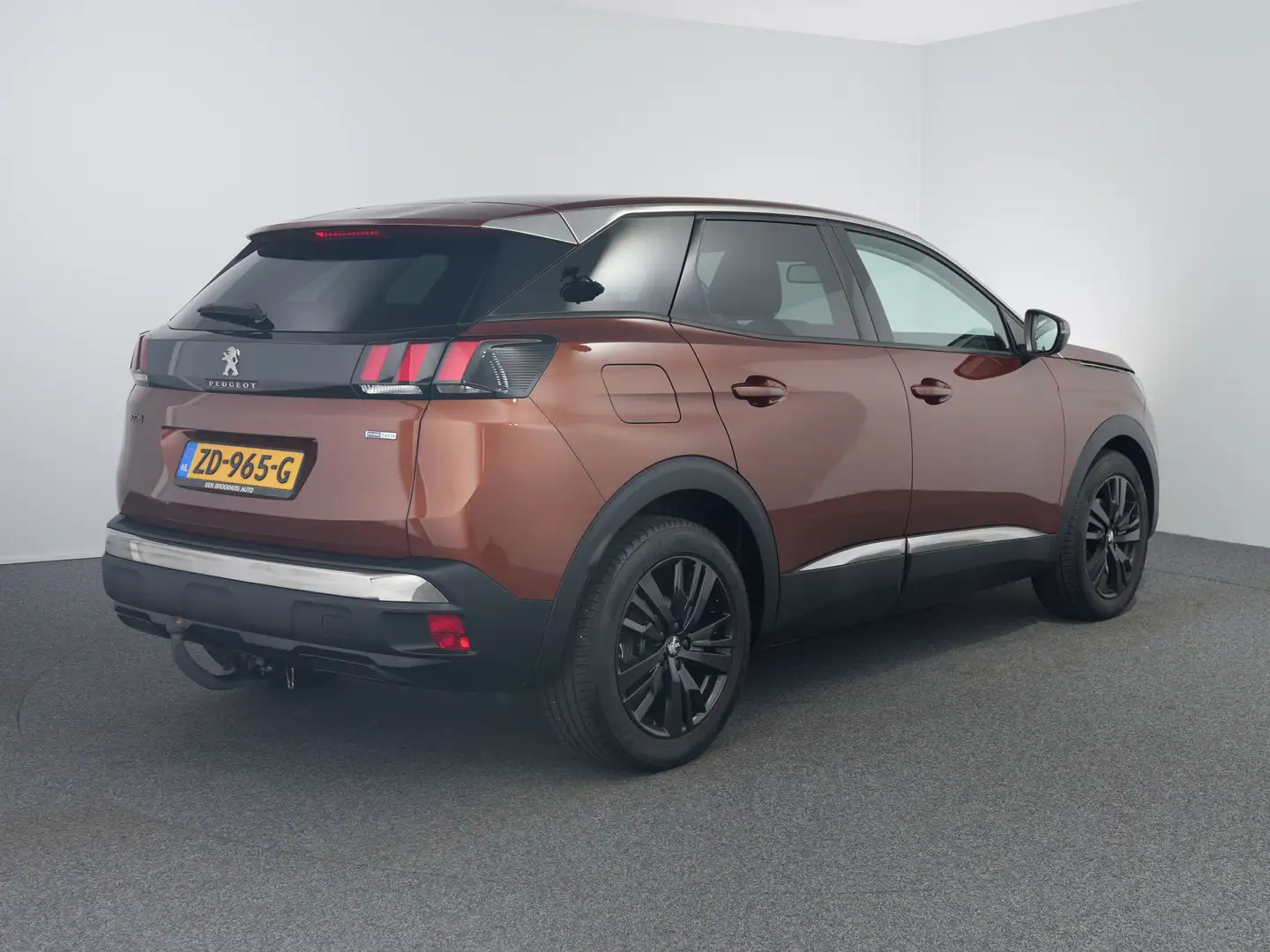Peugeot 3008 1.2 PureTech GT Line | Achterbank in delen neerkla Bruin - 2