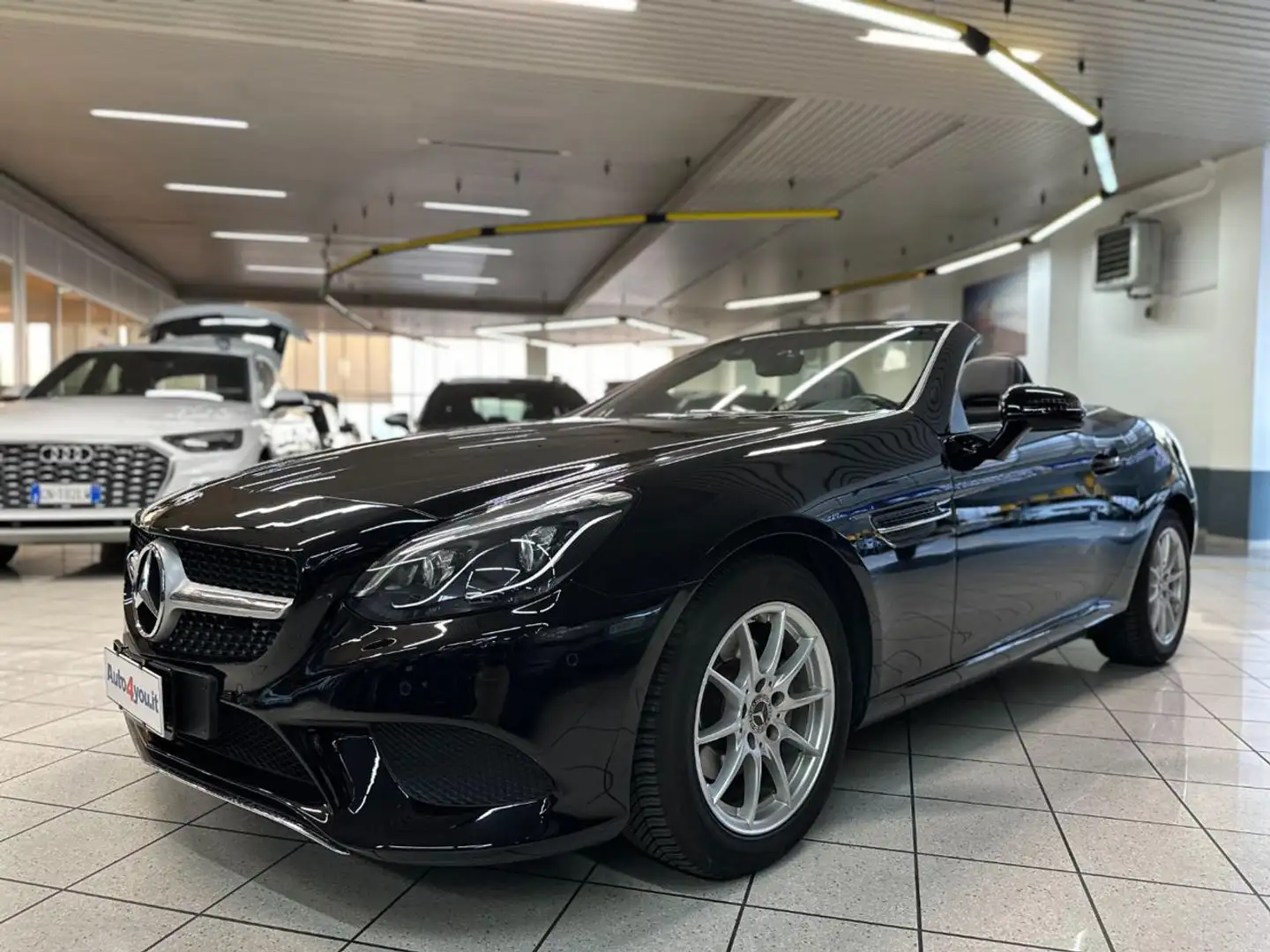 Mercedes-Benz SLC 180 UNICO PROPRIETARIO Fekete - 2