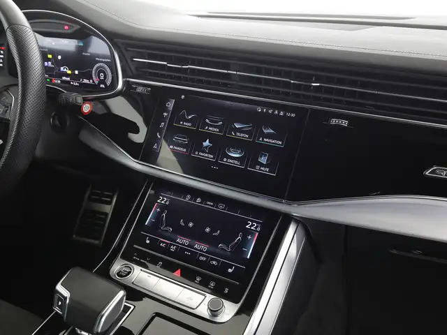 Audi Q8 view 13