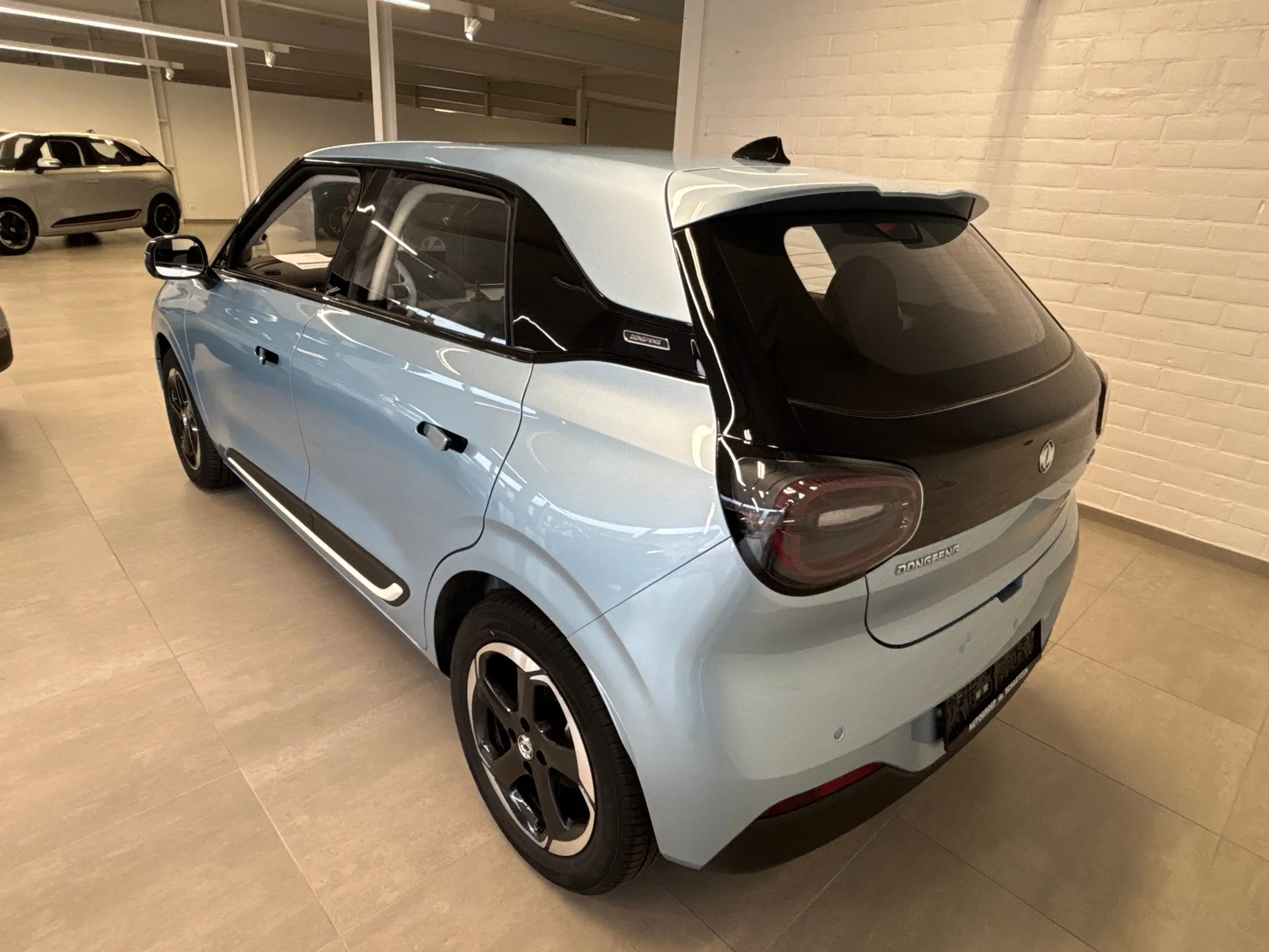 Dongfeng Box 42,3 Premium Edition — photo 3