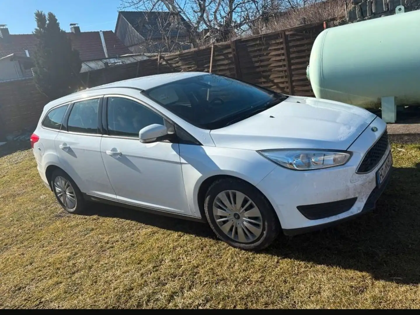 Ford Focus Focus+Turnier+1.5+TDCi+DPF+Start-Stopp-System+Ambi Weiß - 2