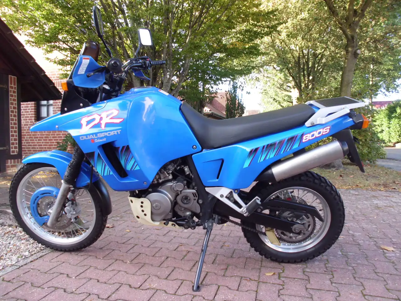 Suzuki DR 800