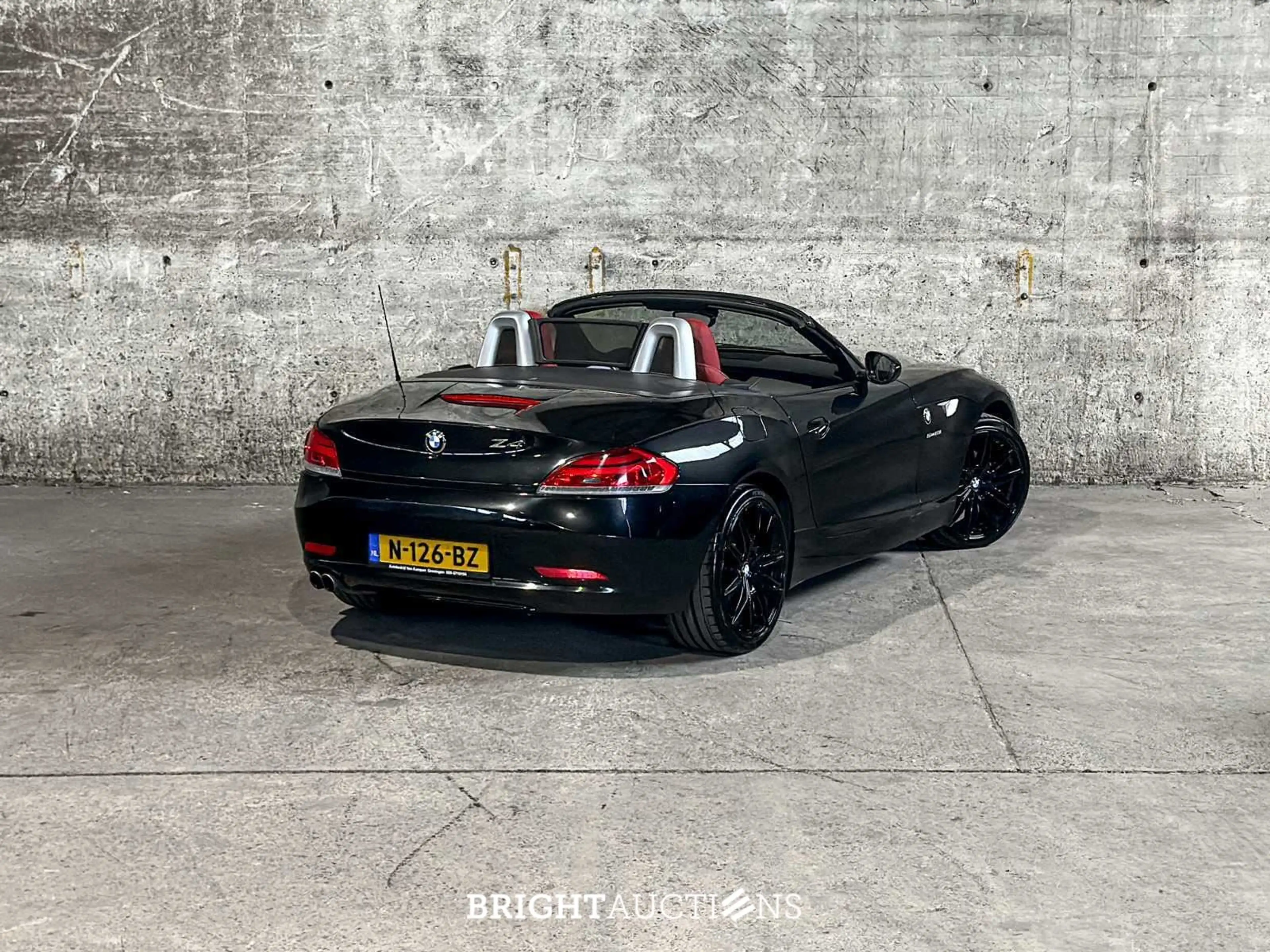 BMW Z4 Roadster sDrive23i Executive — photo 12
