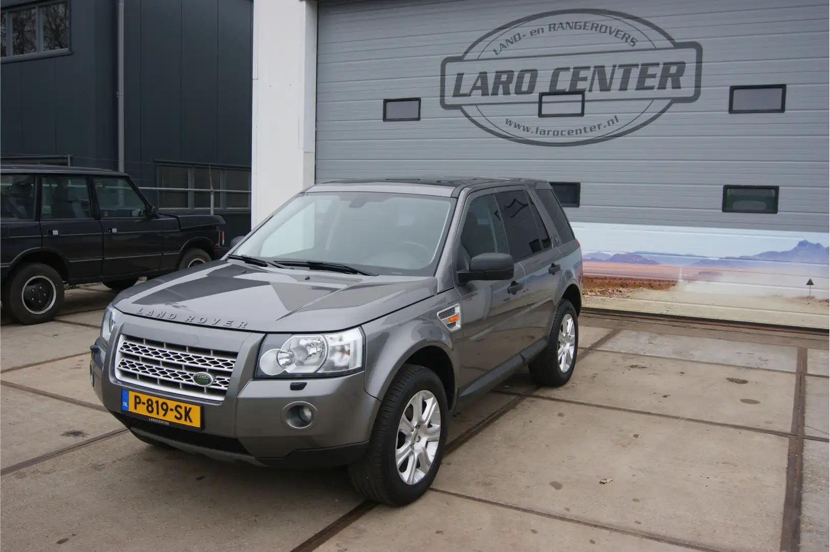 Land Rover Freelander 3.2 i6 panorama dak Grijs - 1