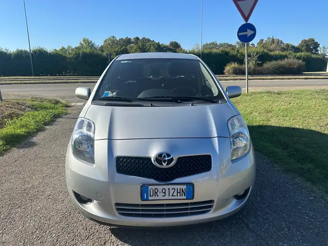 Toyota Yaris 5p 1.3 Sol m-mt