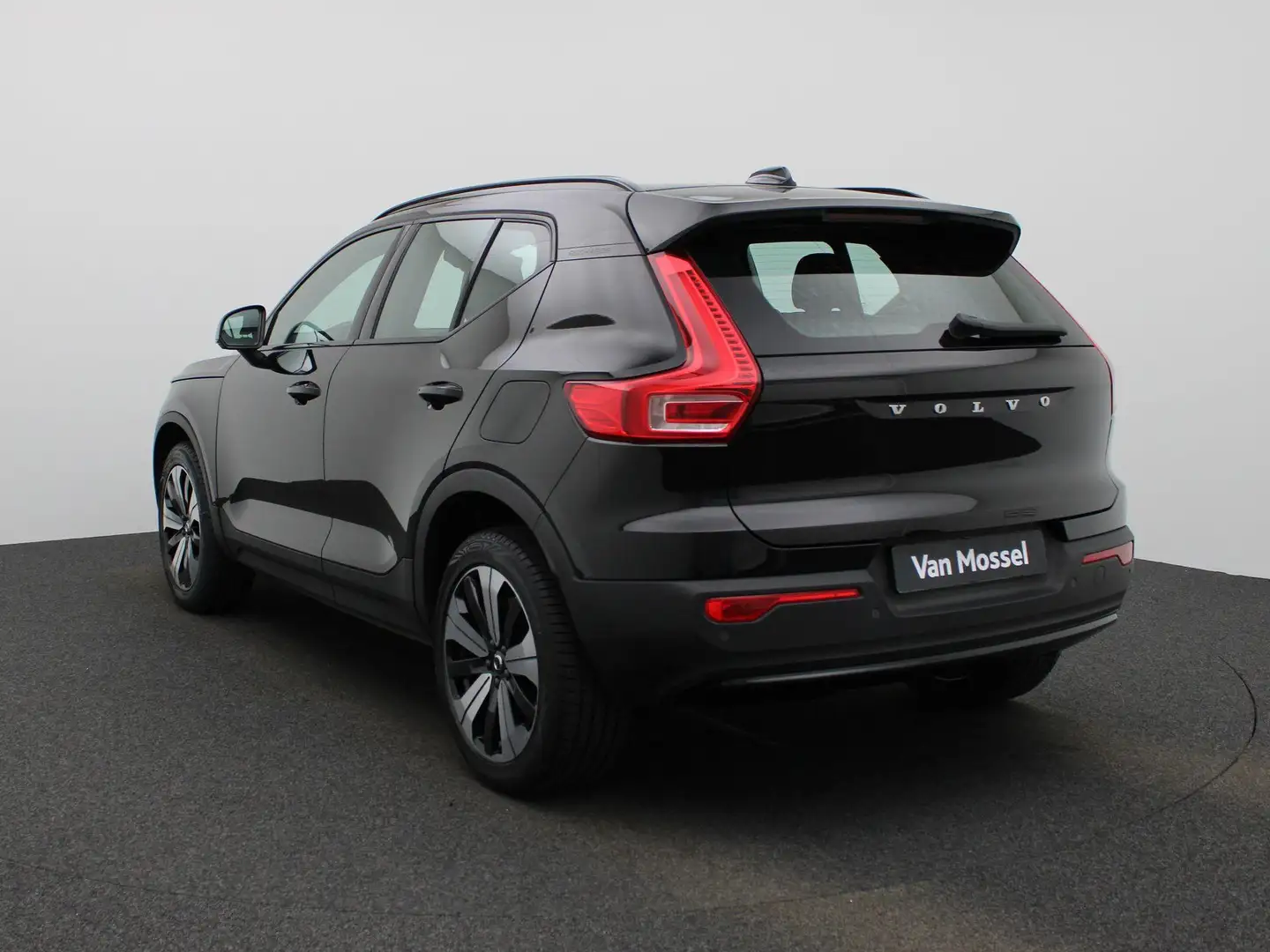 Volvo XC40 Recharge Core AUTOMAAT | NAVIGATIE | CAMERA | CRUI Zwart - 2