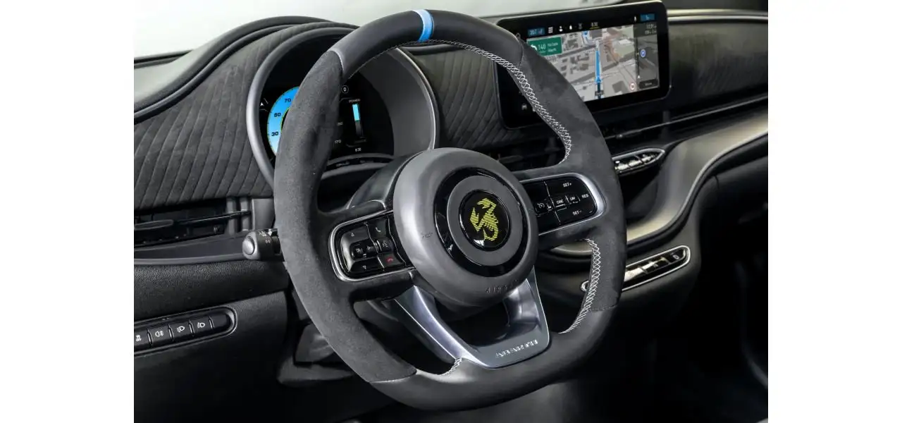 Abarth 500C 2023 — фото 13