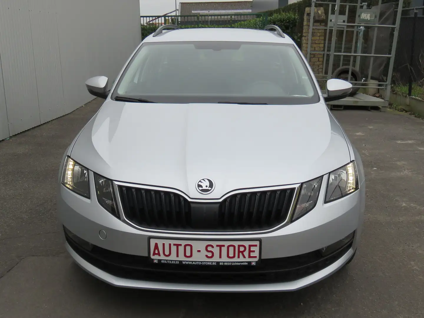 Skoda Octavia 1.0 TSI Ambition - Navigatie - PDC -Smartlink -LED Plateado - 2