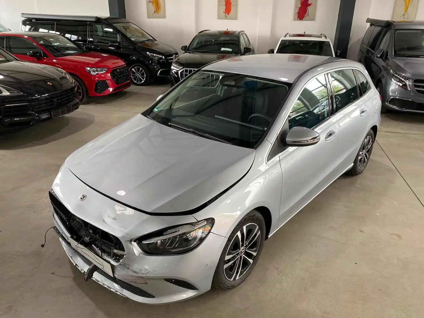 Mercedes-Benz B 180 Progressive Advanced/MBUX-High/ Plateado - 2