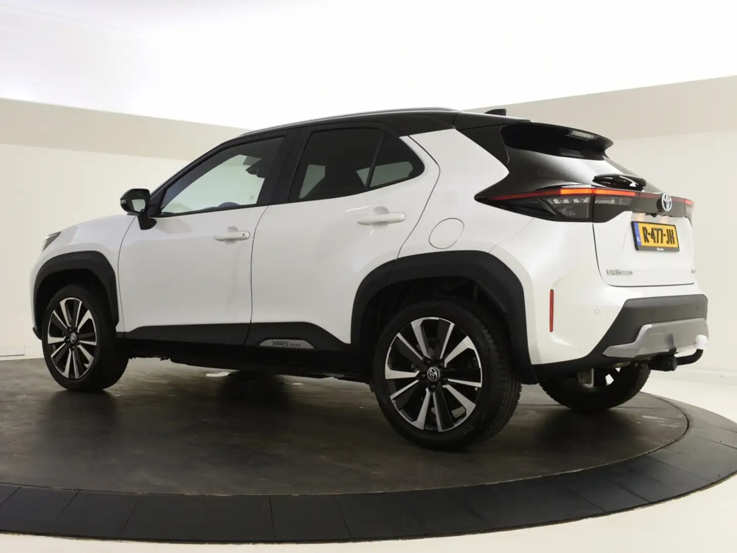 Toyota Yaris Cross 1.5 Hybrid Launch Edition | Trekhaak | JBL | HUD | Blanc - 2