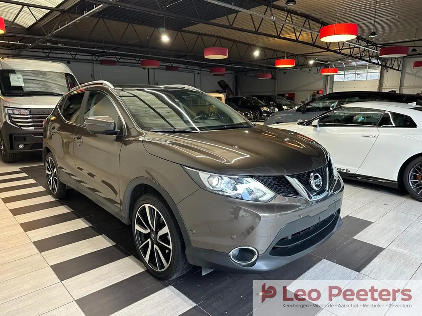 Nissan Qashqai TEKNA BENZINE MANUEEL FULL OPTION/WINTERSET OP VE Brun - 2