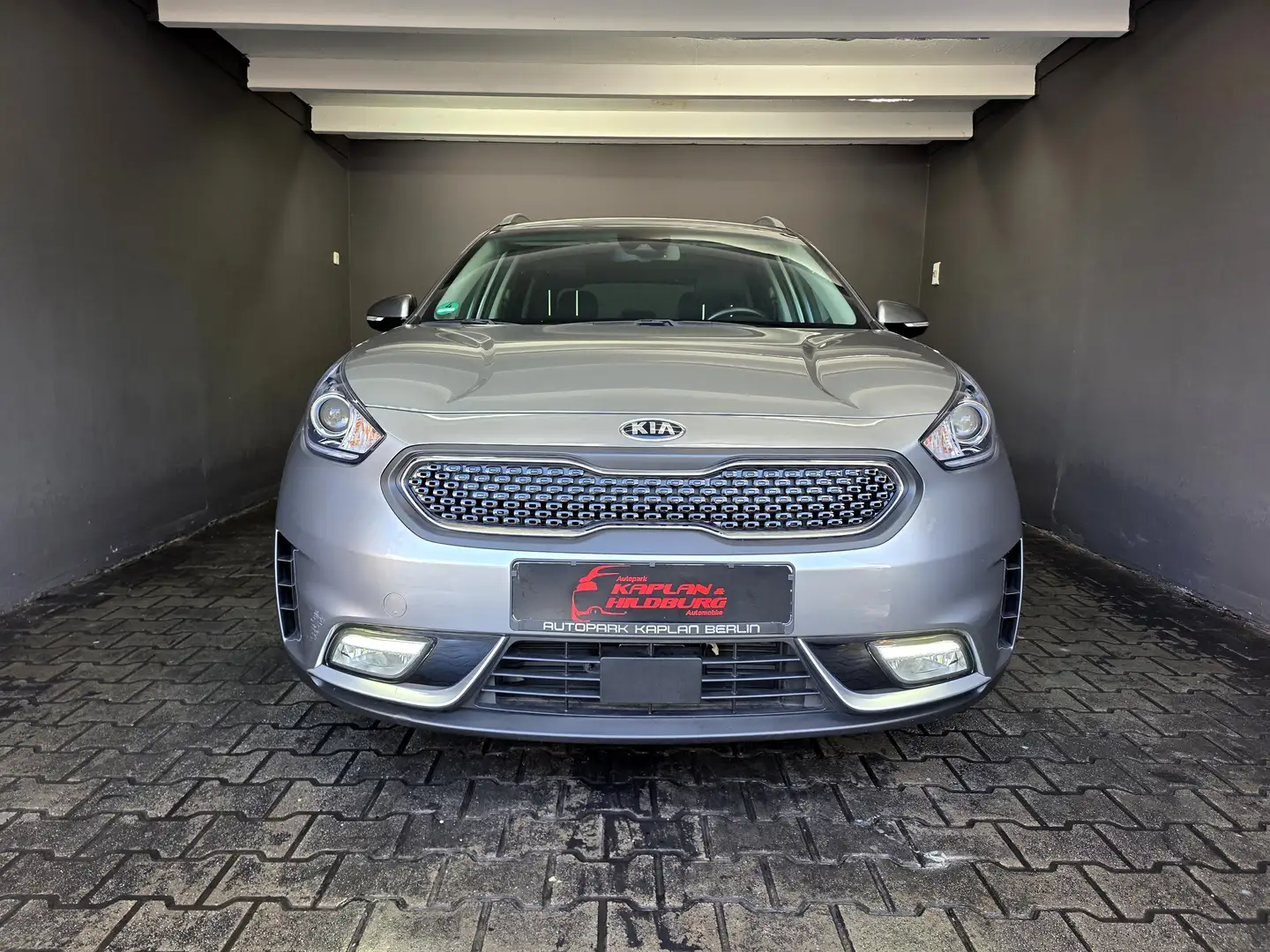 Kia Niro 1,6 GDI VISION, AUTOM., NAVI, R-KAMERA, ACC, LED Gris - 2