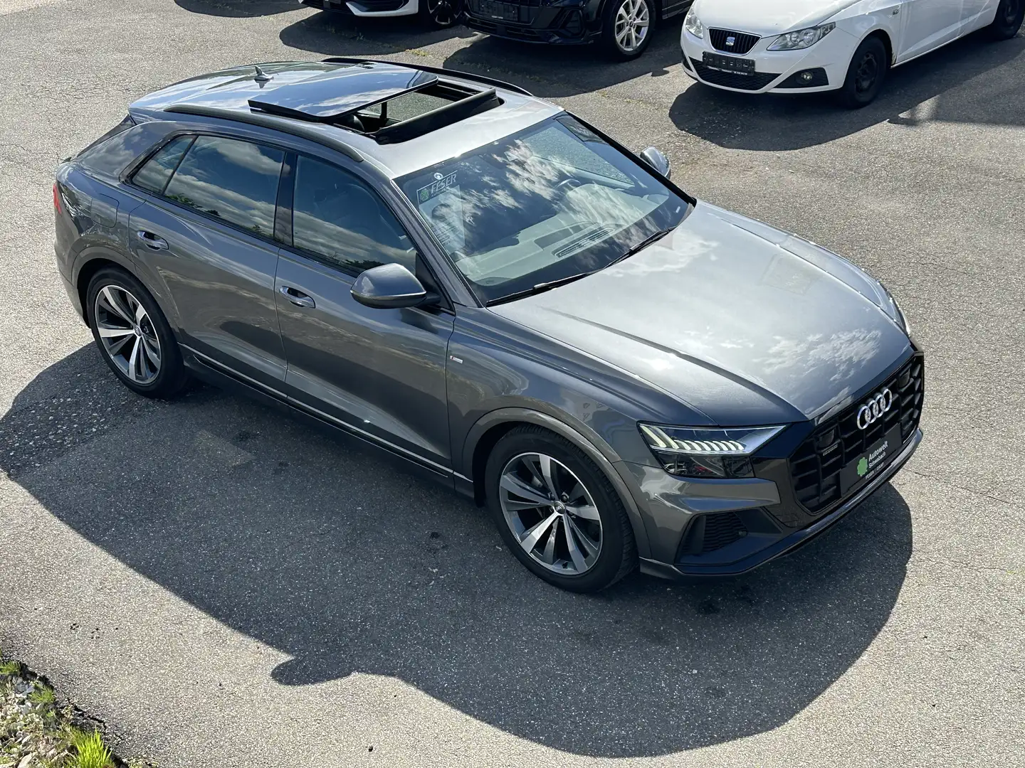 Audi Q8 3.0 TDI qu S line AHK PANO KAM MATRIX ACC 21" Gris - 1
