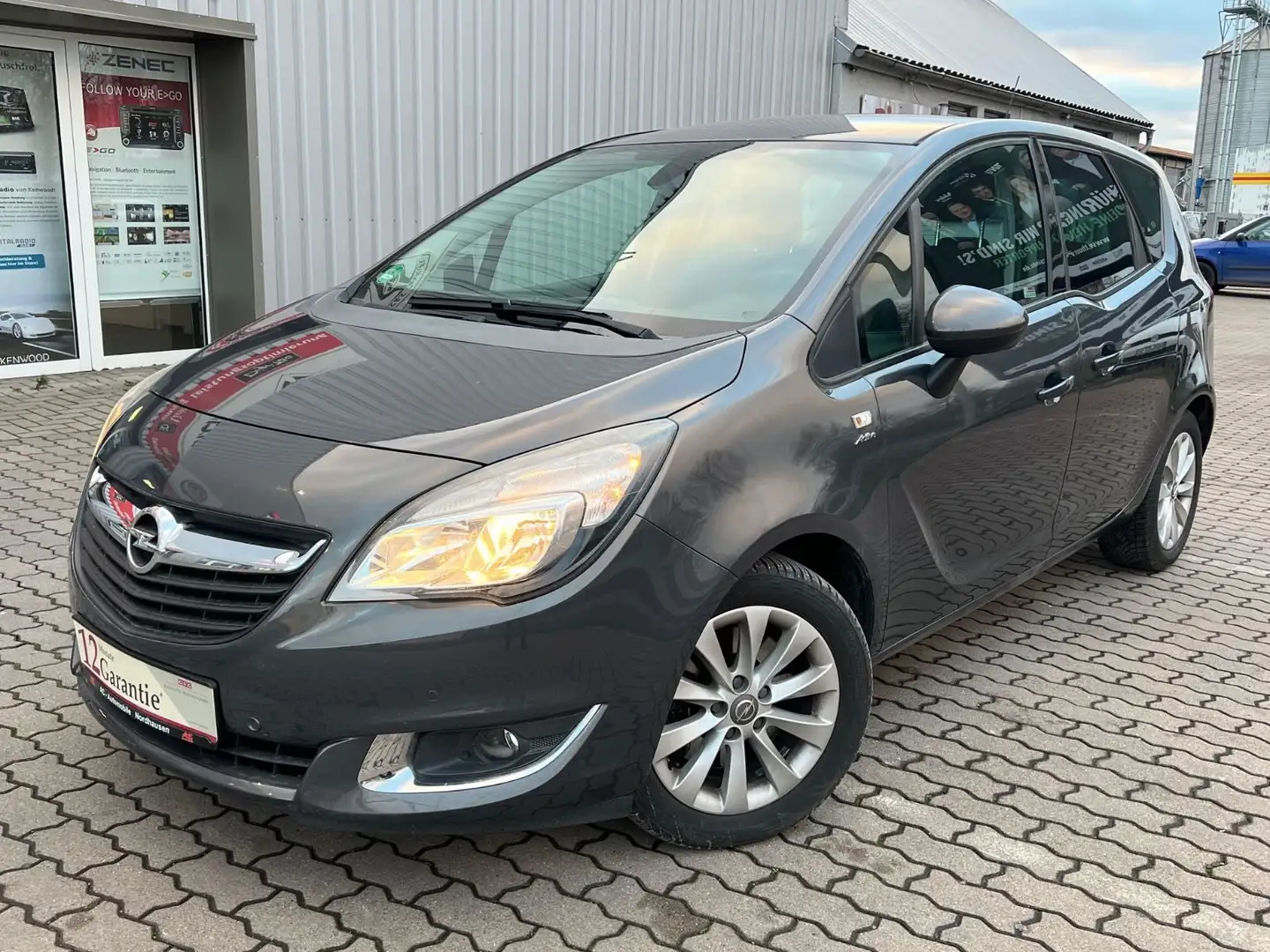 Opel Meriva B Active Grau - 1