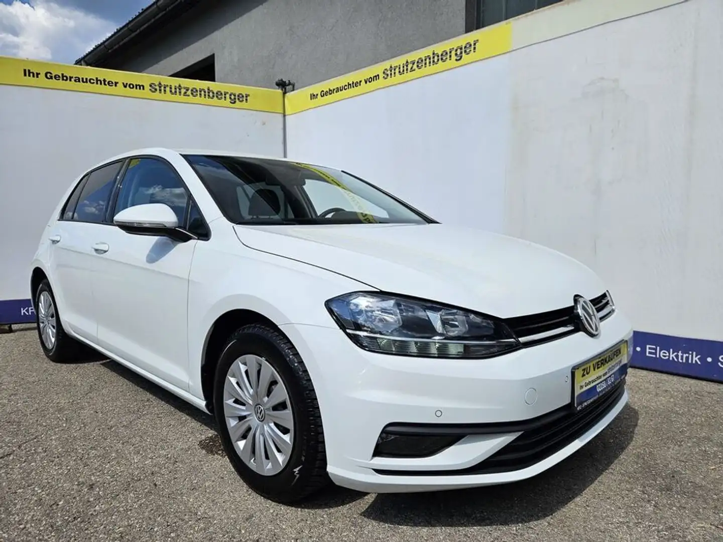 Volkswagen Golf VII 1,6 TDI 85KW Navi PDC Tempomat Weiß - 2