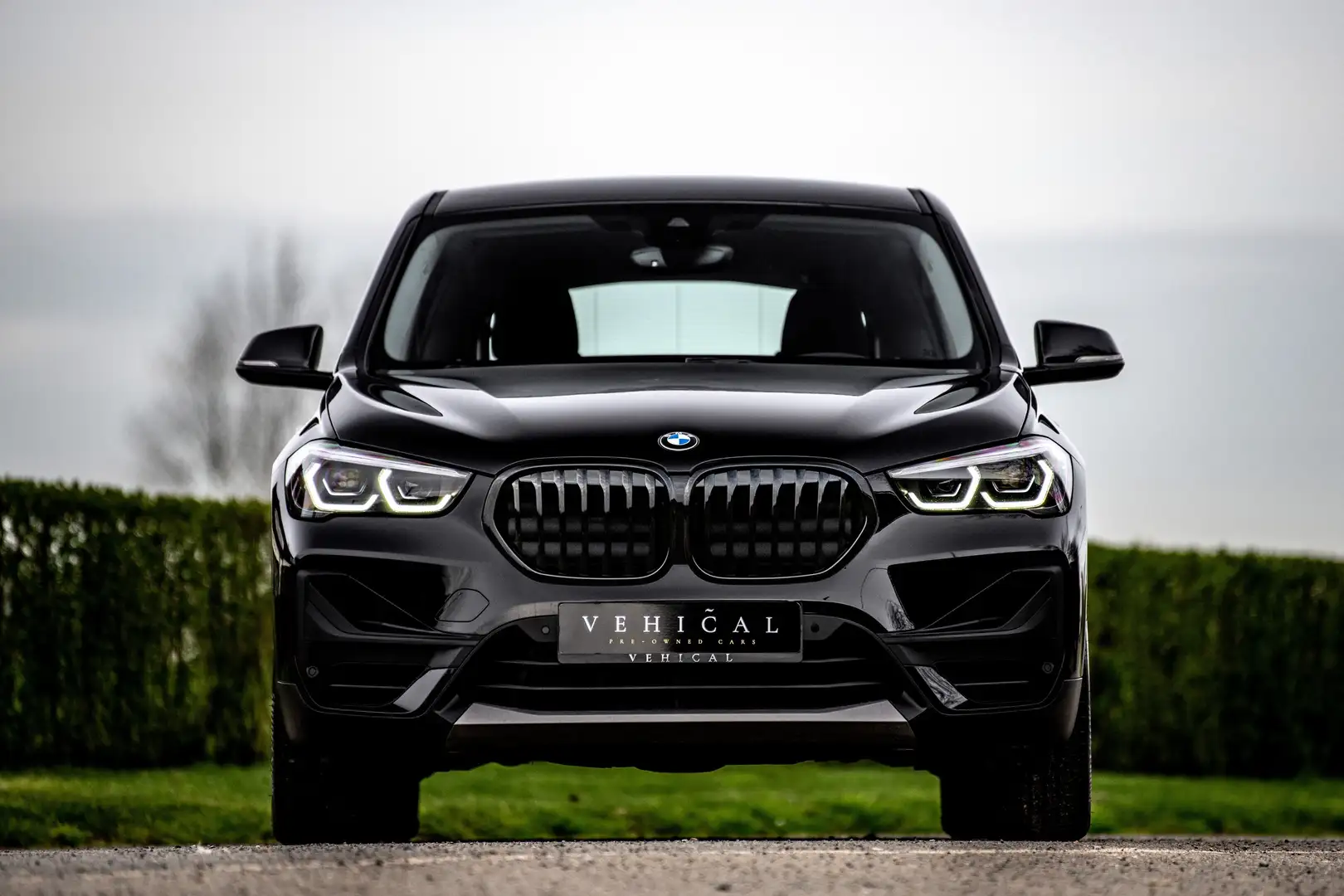 BMW X1 | NAVI | CAMERA | TREKHAAK | LED | DAB | ZETELVERW Schwarz - 2