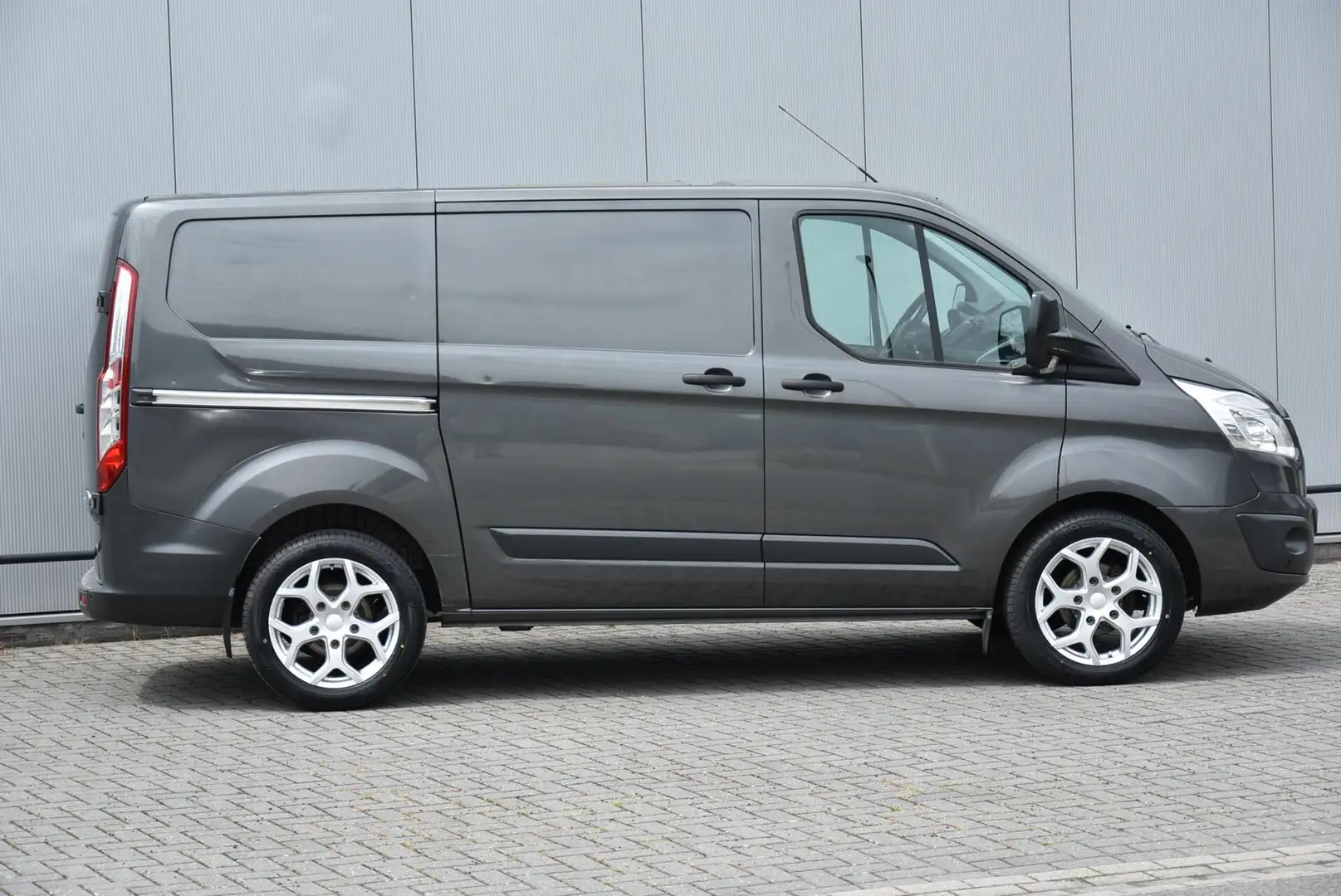 Ford Transit Custom 2.0 TDCI Euro 6 L1H1 Airco Cruise PDC Gris - 2