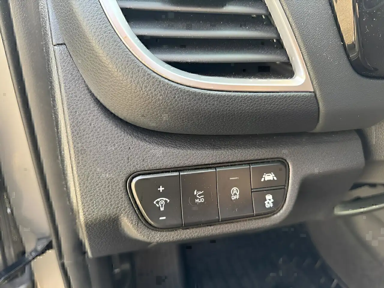 Kia Seltos снимка Kia Seltos