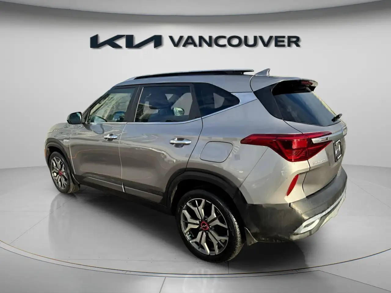 Kia Seltos снимка Kia Seltos