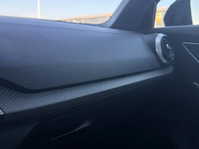 Audi Q2 view 24