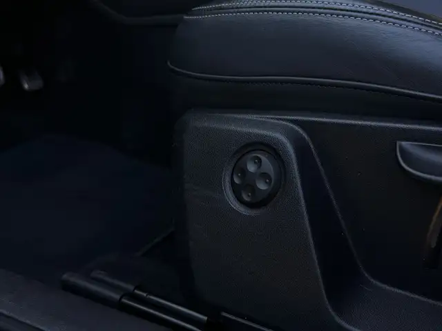 Audi Q2 view 6
