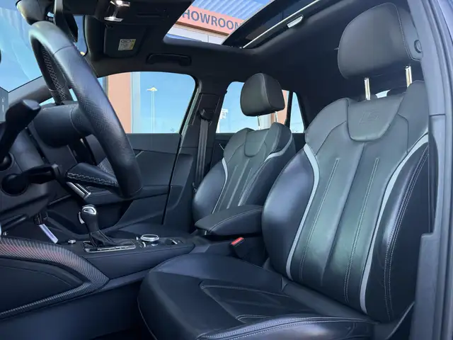 Audi Q2 view 5