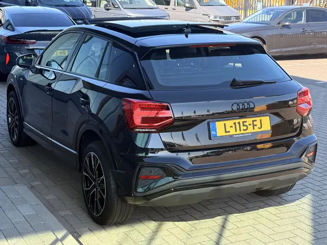 Audi Q2 view 13
