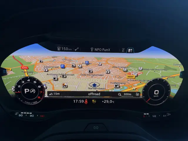 Audi Q2 view 27