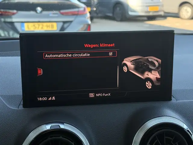 Audi Q2 view 30