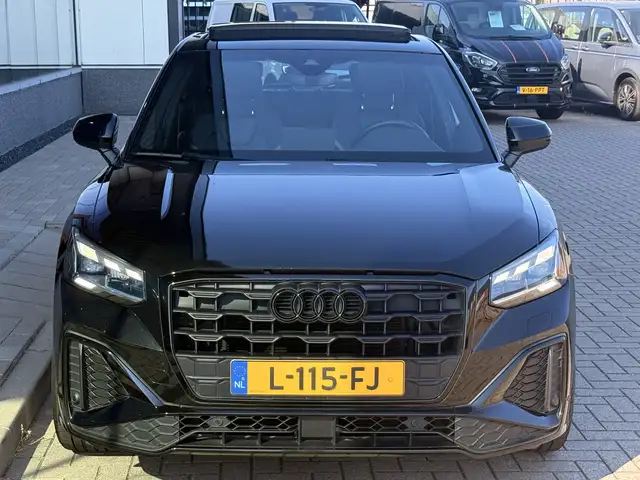 Audi Q2 view 9
