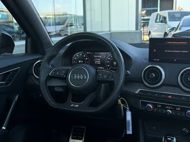 Audi Q2 view 18