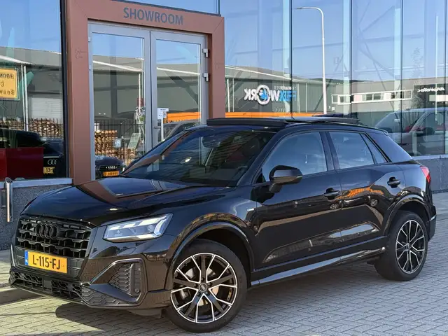 Audi Q2 view 3