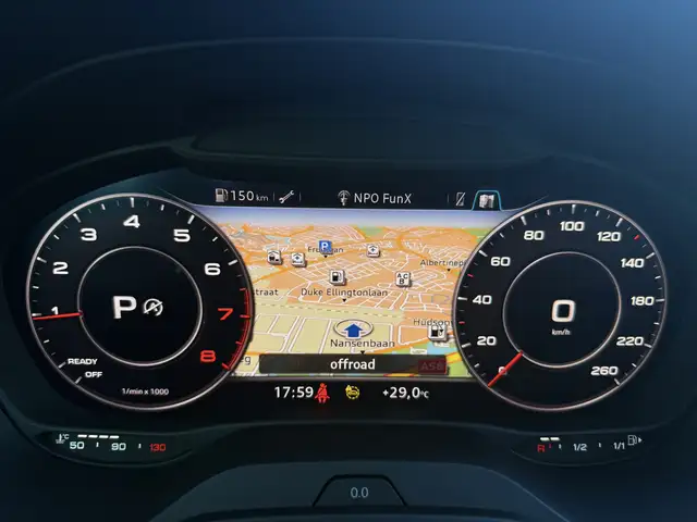 Audi Q2 view 26
