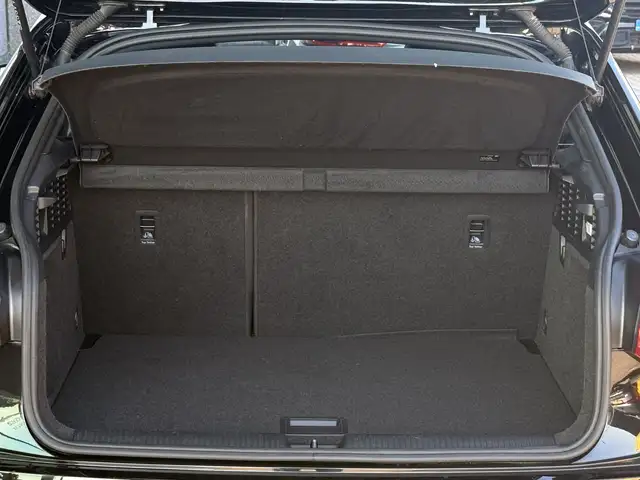 Audi Q2 view 16