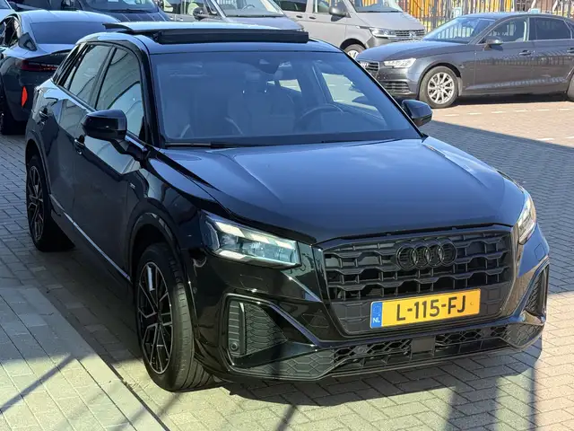 Audi Q2 view 10