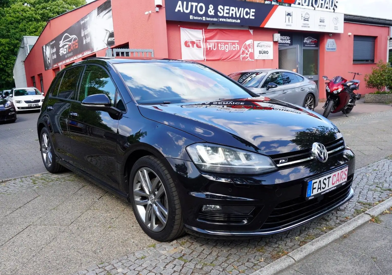 Volkswagen Golf VII Lim. Highline R-Line DSG Pano LEDER ACC Zwart - 2