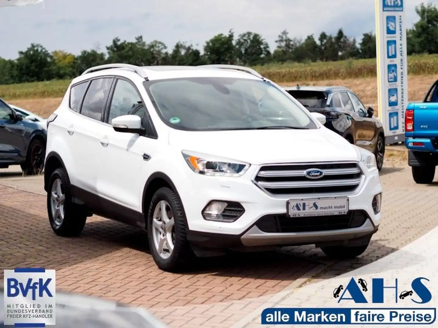 Ford Kuga 2,0 TDCi Titanium Pano Bi-Xenon Parklenk Weiß - 1
