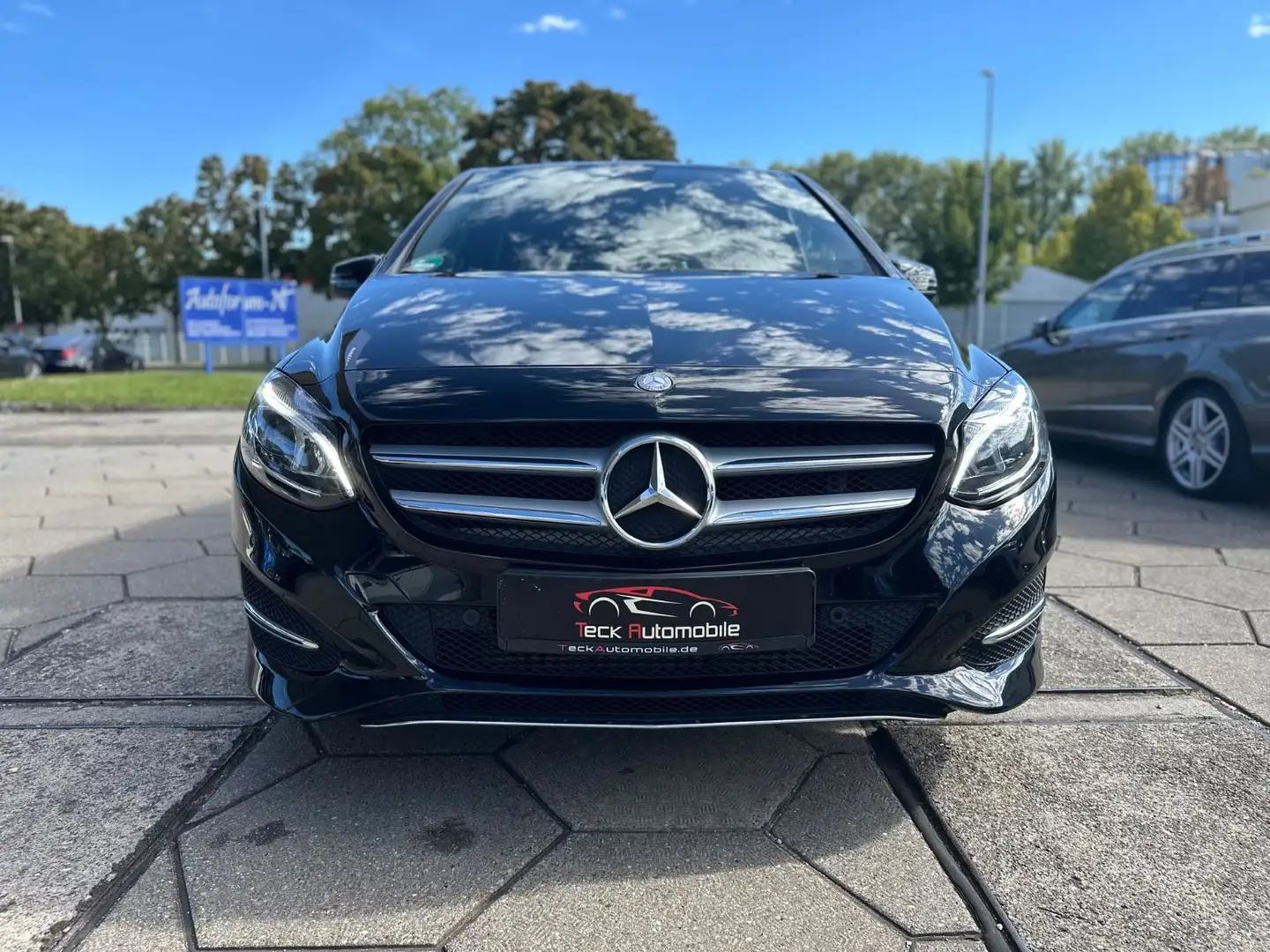 Mercedes-Benz B 180 AMG XENON NAVI Tempomat Sitzheizung Schwarz - 2