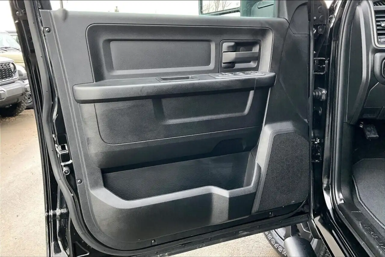 RAM 2500 снимка RAM 2500